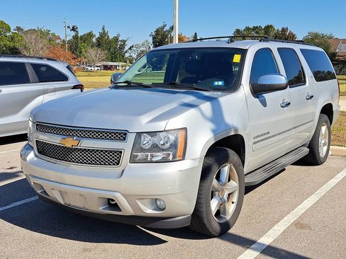 Used 2014 Chevrolet Suburban LTZ image 12