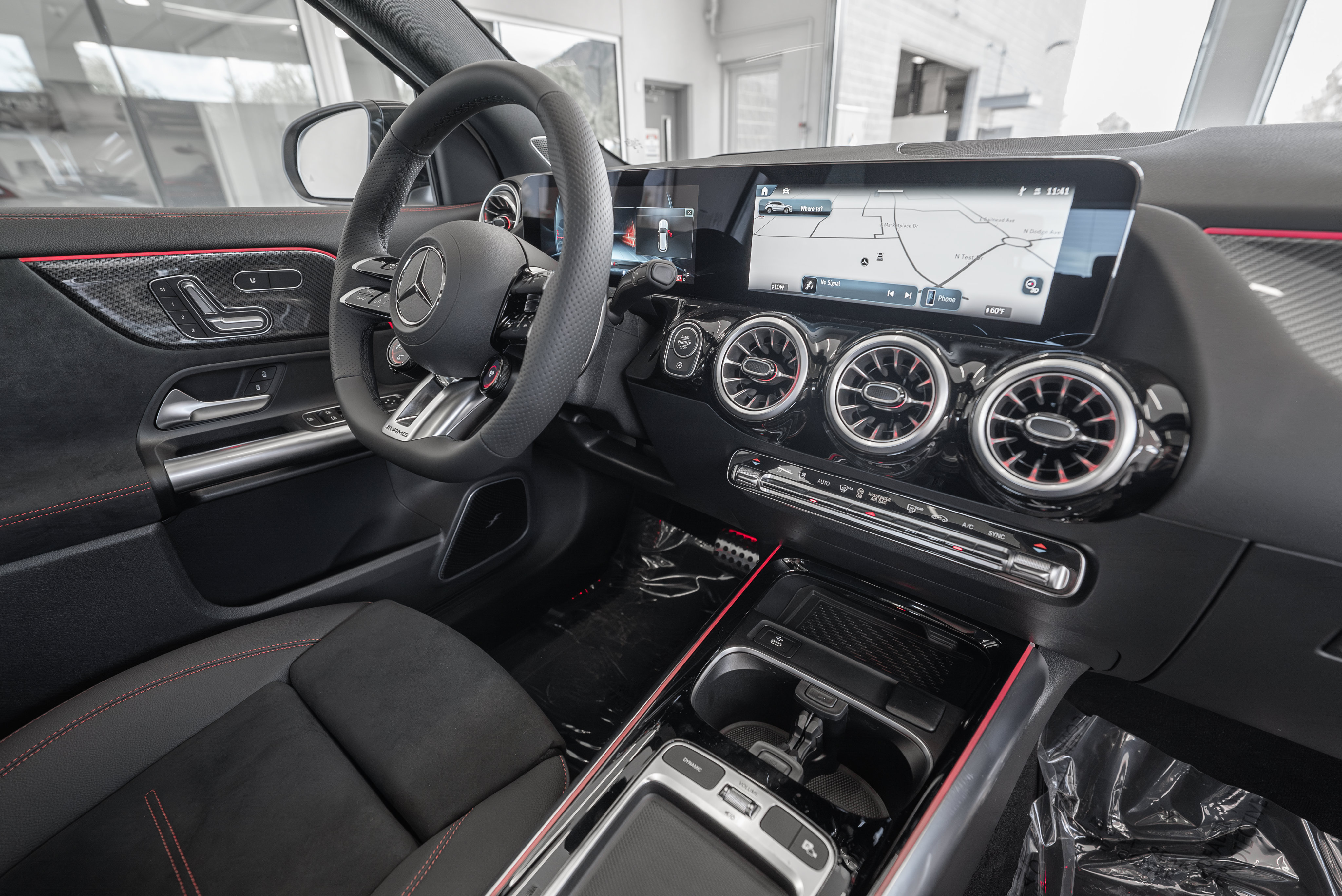 Used 2025 Mercedes-Benz GLA 35 AMG 4MATIC image 19