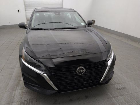 Used 2025 Nissan Altima 2.5 SV FWD image 14