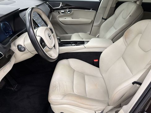 Used 2018 Volvo XC90 T6 Momentum w/ Convenience Package AWD/4WD image 5