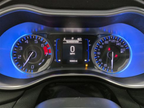 Used 2015 Chrysler 200 LX image 32