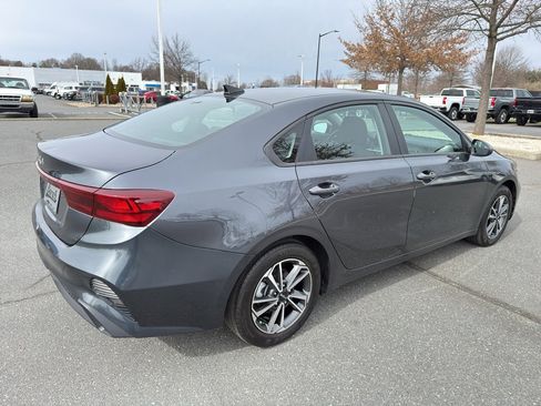 Used 2023 Kia Forte LXS image 7