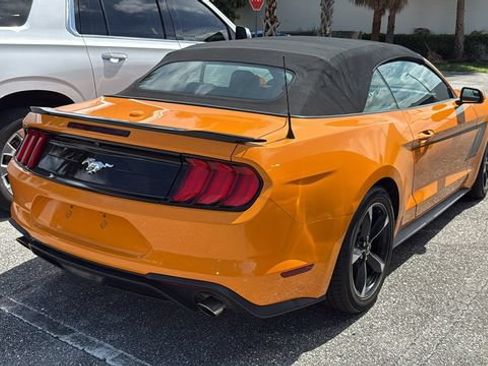 Used 2019 Ford Mustang Convertible RWD image 6