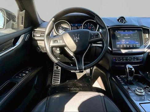 Used 2017 Maserati Ghibli image 8