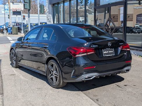 Used 2022 Mercedes-Benz A 220 4MATIC image 9