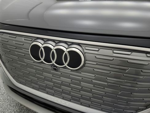 Used 2023 Audi Q4 e-tron Premium Plus w/ Premium Plus image 17