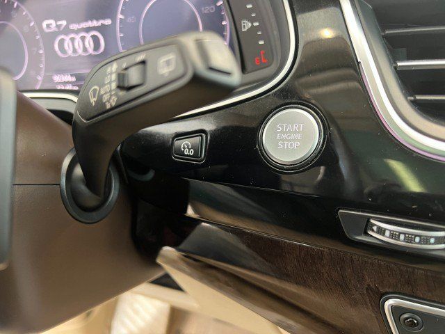 Used 2018 Audi Q7 3.0T Prestige AWD/4WD image 31
