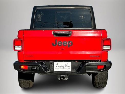 Used 2021 Jeep Gladiator Sport image 6