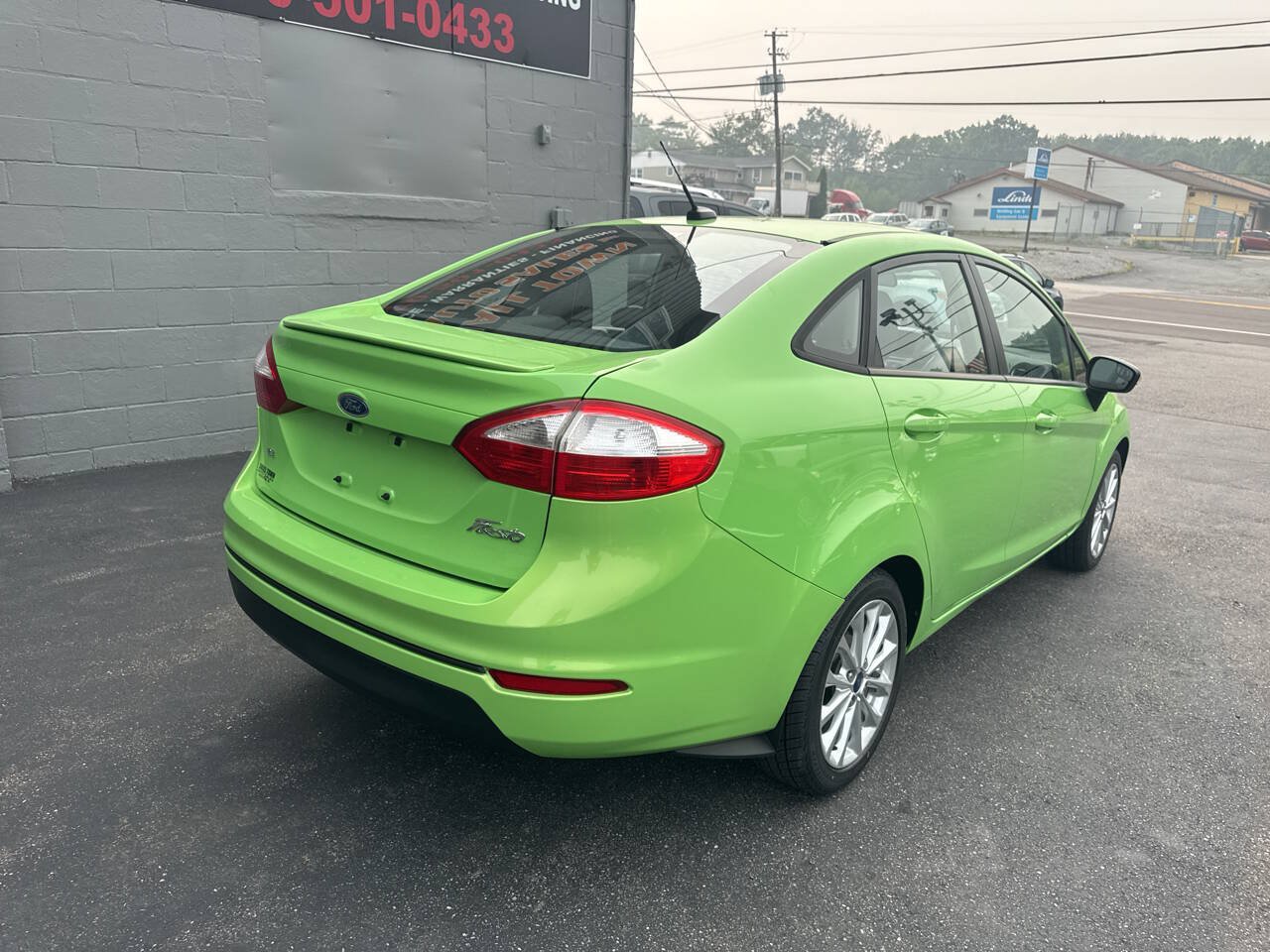 Used 2014 Ford Fiesta SE w/ Equipment Group 201A FWD image 8