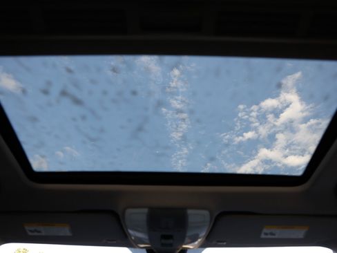 Used 2010 Mercedes-Benz C 300 Sedan image 23