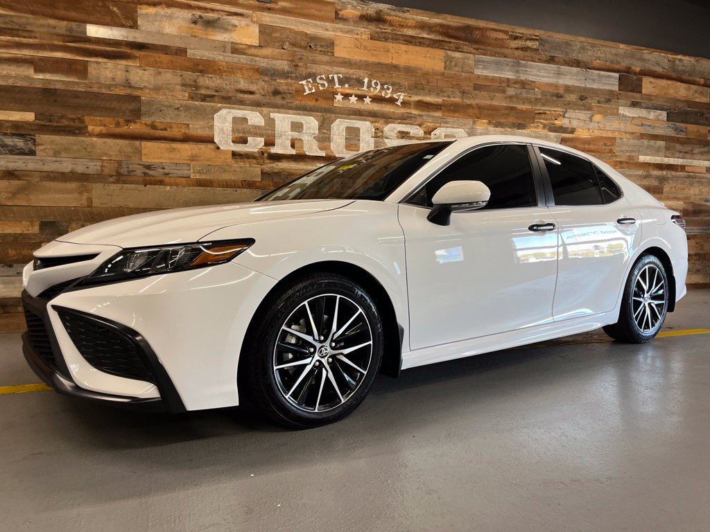 Used 2023 Toyota Camry SE w/ Audio Upgrade Package FWD image 14