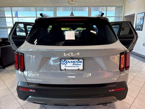 Used 2023 Kia Sorento X-Line EX AWD/4WD image 11