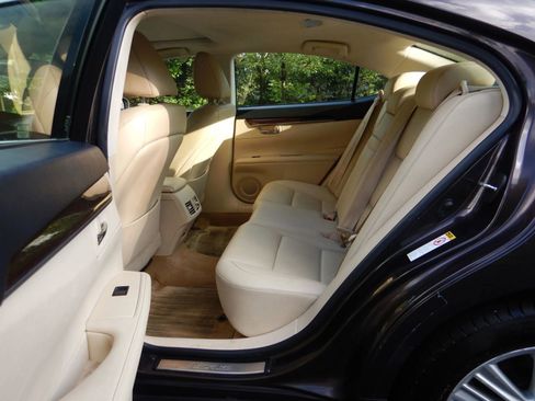 Used 2013 Lexus ES 350 w/ Premium Pkg FWD image 16