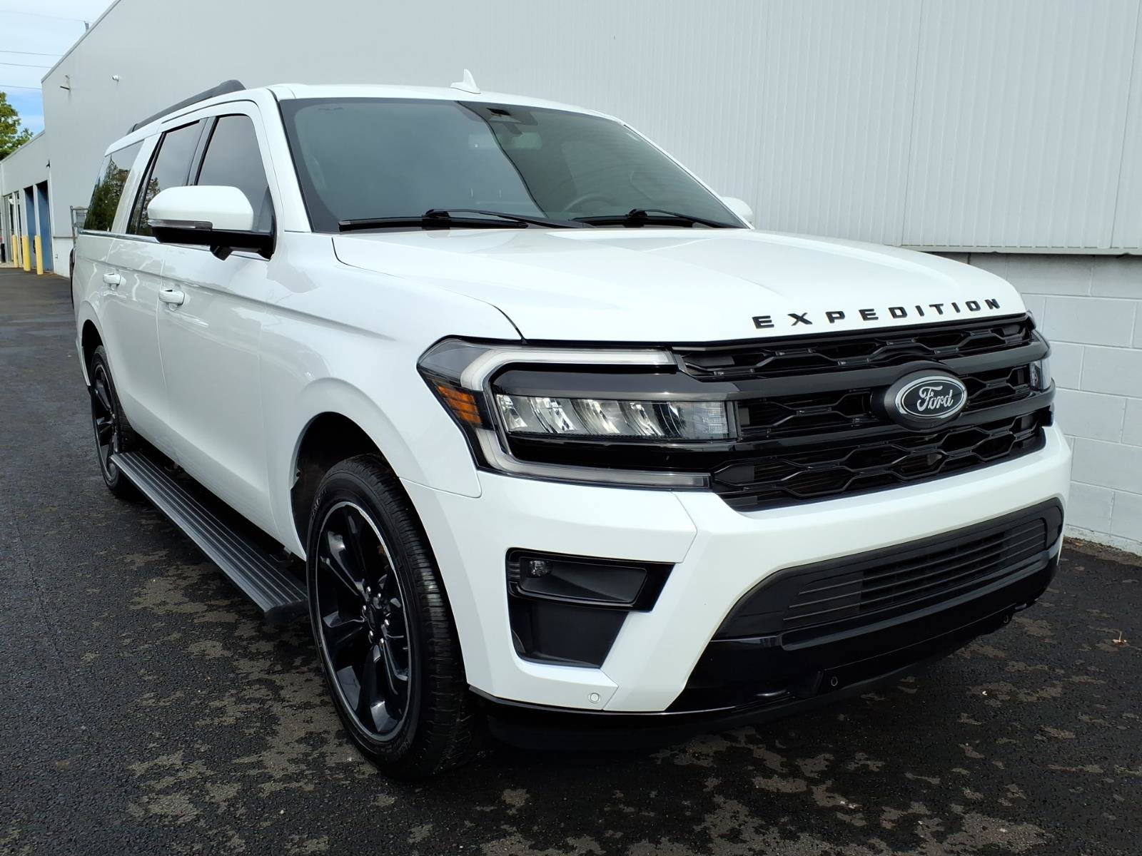 Used 2024 Ford Expedition Max Limited AWD/4WD image 1