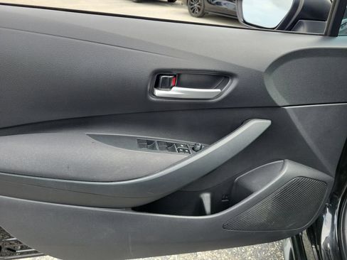 Used 2020 Toyota Corolla LE FWD image 20
