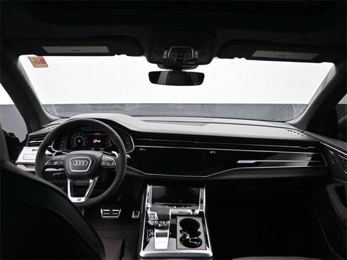 Used 2025 Audi RS Q8 performance image 28