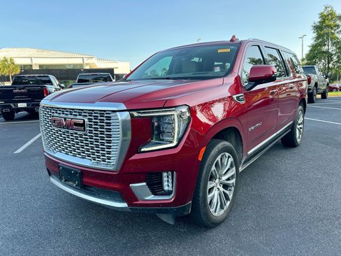 Used 2023 GMC Yukon XL Denali image 5