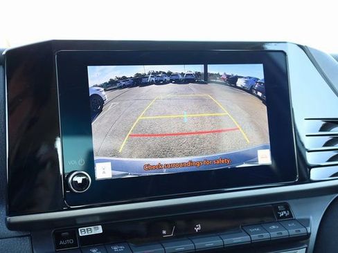 Used 2025 Toyota Camry LE image 18