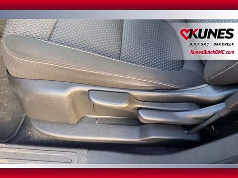 Used 2023 GMC Acadia SLE image 12