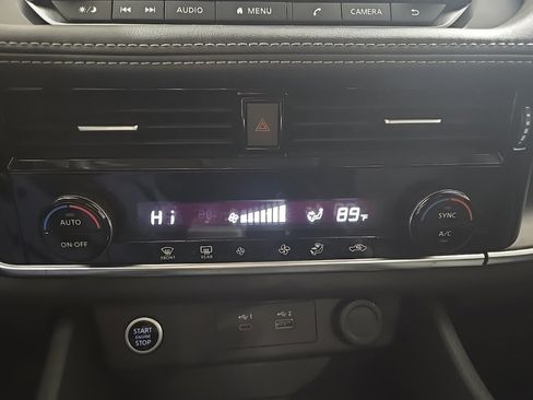 Used 2023 Nissan Rogue SV image 13