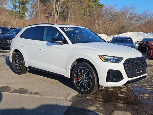Used 2025 Audi SQ5 Premium Plus w/ Premium Plus Package image 3