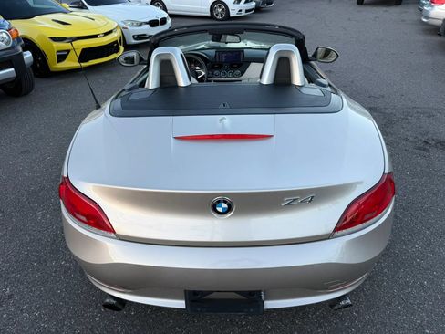 Used 2010 BMW Z4 sDrive35i w/ Premium Pkg RWD image 10