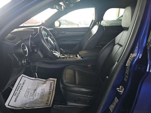 Used 2022 Alfa Romeo Stelvio Ti image 9