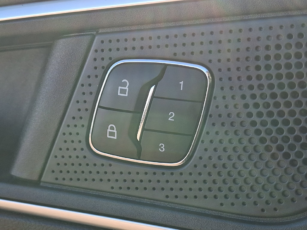 Used 2024 Ford Edge Titanium AWD/4WD image 28