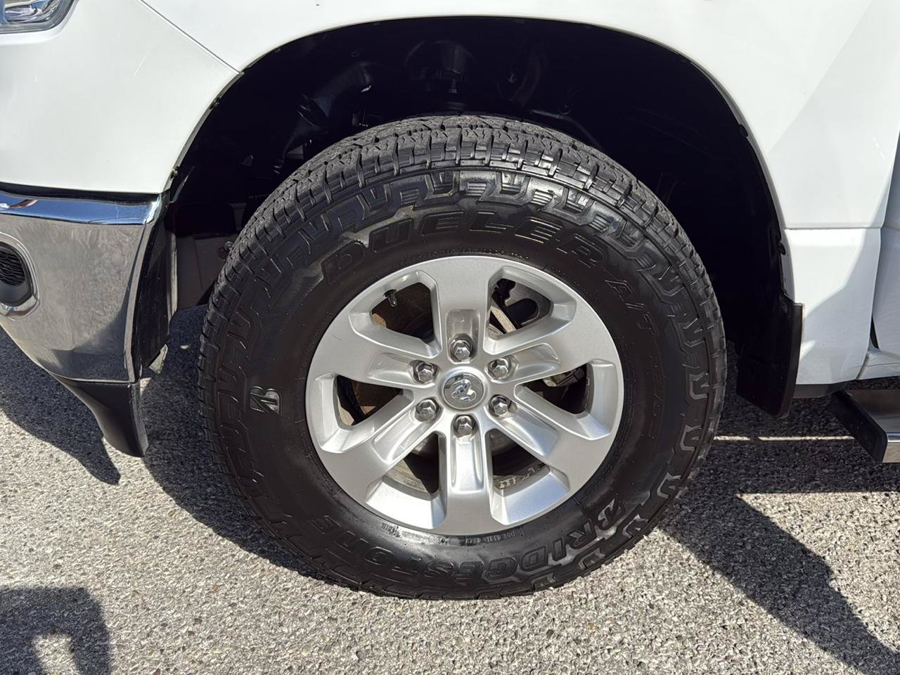 Used 2023 RAM 1500 Laramie w/ Off Road Group AWD/4WD image 30