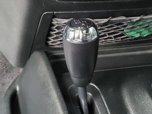 Used 2017 Jeep Wrangler Unlimited Rubicon image 13