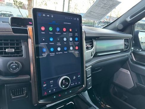 Used 2024 Ford F150 Lightning Lariat image 19