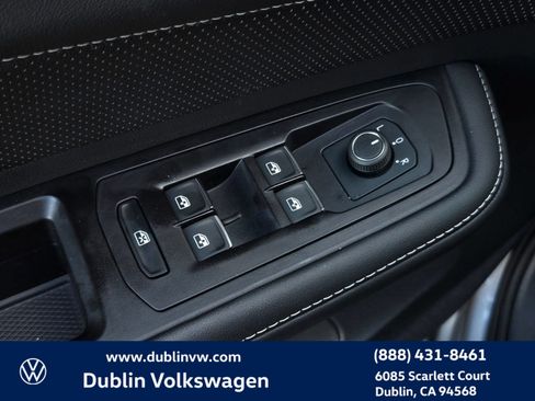 Used 2024 Volkswagen Atlas SE FWD image 11
