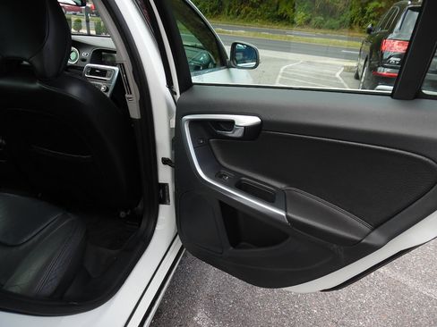 Used 2012 Volvo S60 T5 image 18