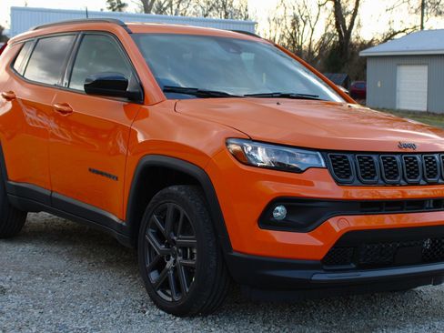 New 2026 Jeep Compass Latitude image 3