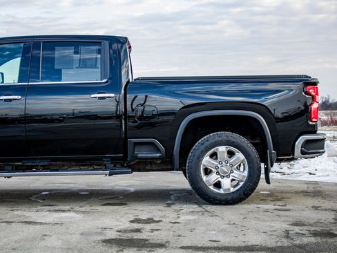 Used 2023 Chevrolet Silverado 2500 LTZ image 38