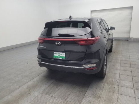 Used 2022 Kia Sportage LX AWD/4WD image 9