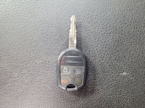 Used 2012 Ford F150 XLT w/ XLT Chrome Pkg image 32