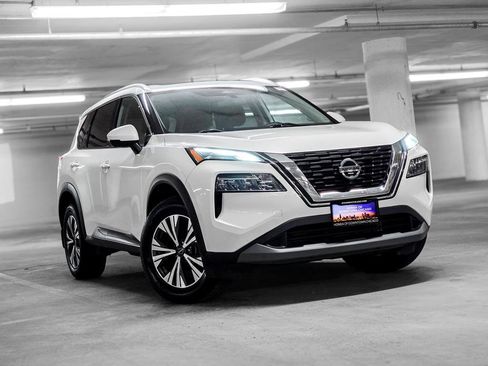 Used 2021 Nissan Rogue SV w/ Premium Package AWD/4WD image 4