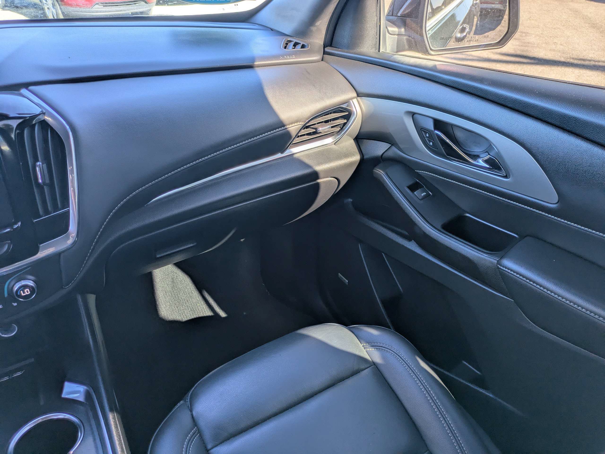 Used 2023 Chevrolet Traverse LT w/ LT Premium Package AWD/4WD image 19