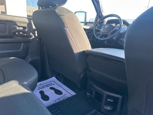Used 2024 RAM 2500 Tradesman w/ Chrome Appearance Group image 16