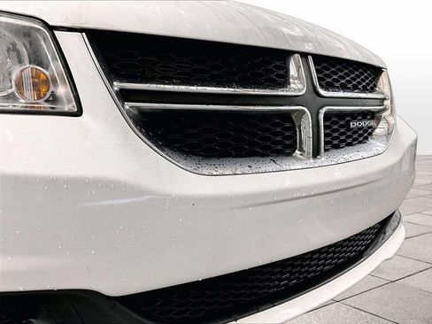 Used 2019 Dodge Grand Caravan SE FWD image 31