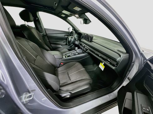 Used 2025 Honda Accord Sport image 31
