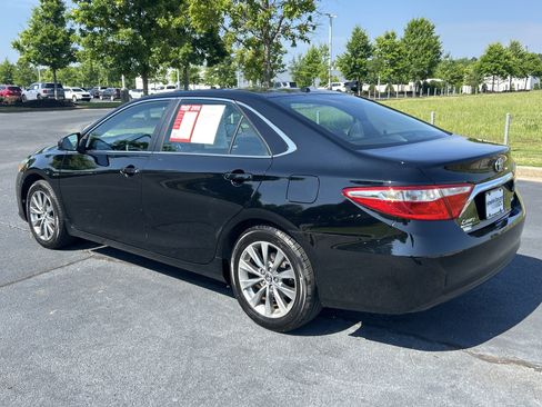Used 2016 Toyota Camry XLE w/ Moonroof Package FWD image 7