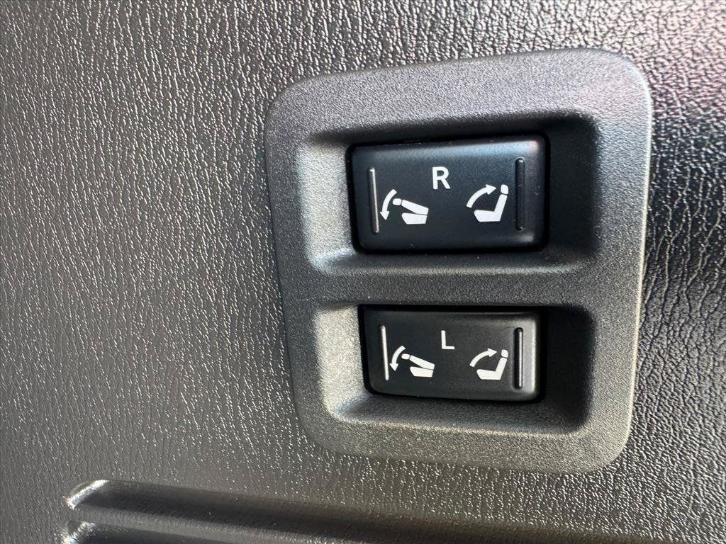 Used 2023 Nissan Armada Platinum w/ Captain's Chairs Package AWD/4WD image 12