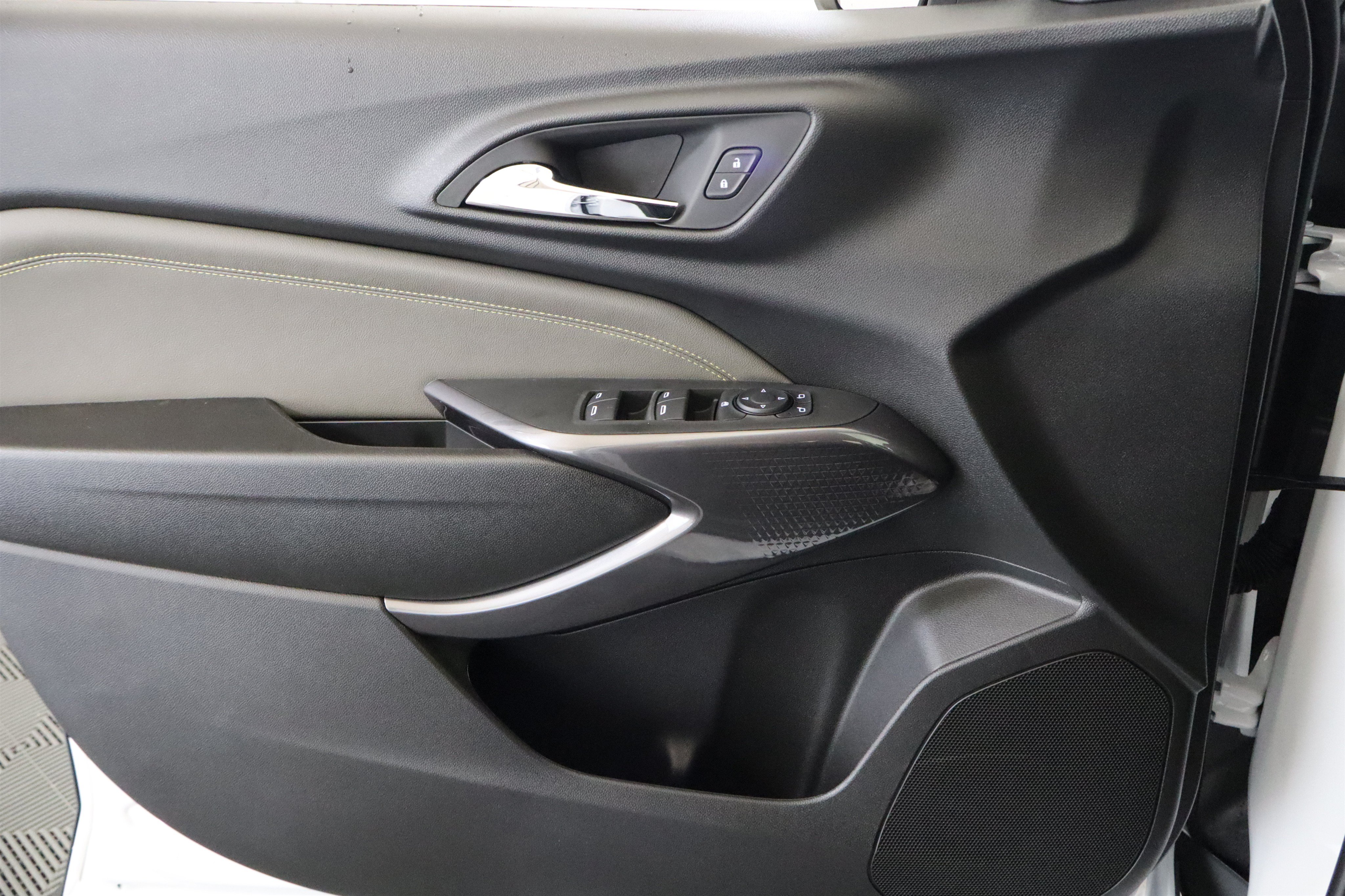 New 2026 Chevrolet Trax ACTIV w/ Driver Confidence Package FWD image 35