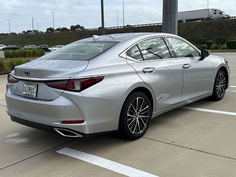 Used 2025 Lexus ES 350 w/ Premium Package image 11
