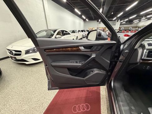 Used 2018 Audi Q5 2.0T Premium Plus w/ Premium Plus Package AWD/4WD image 19