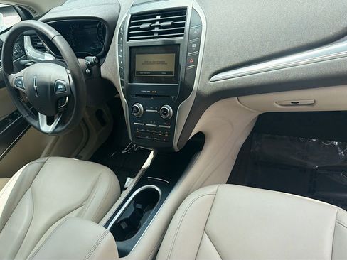 Used 2019 Lincoln MKC Premiere FWD image 32