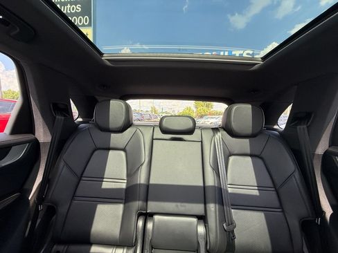 Used 2025 Porsche Cayenne AWD/4WD image 19