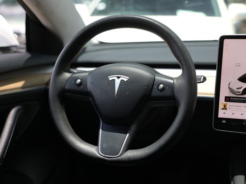 Used 2023 Tesla Model 3 Standard Range RWD image 34